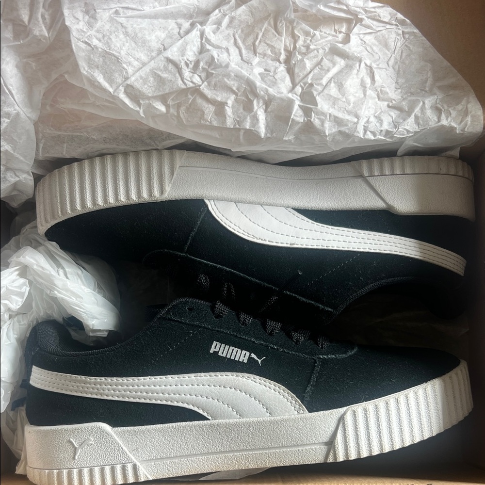 Puma carina women’s  Black and White Sneakers size 7 1/2 - Picture 13 of 14